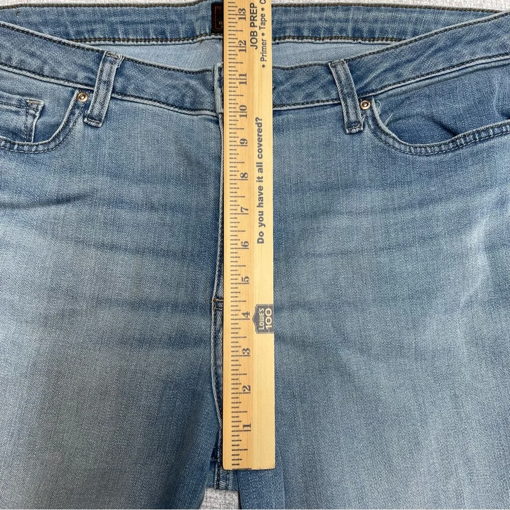 Lee Women’s Legendary Regular Fit Straight Leg Jeans Size 18 Short - Anchor Wash